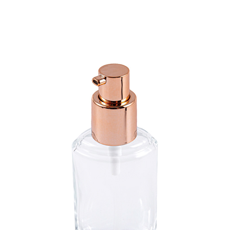 Spraypumpe med indbygget fjederpumpeelement Spraypumpe med indbygget fjederpumpeelement